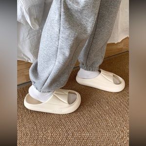 White Single Band Slides